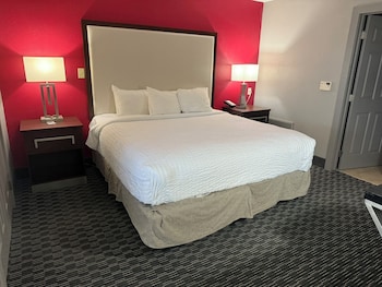 Suite, 1 King Bed, Jetted Tub