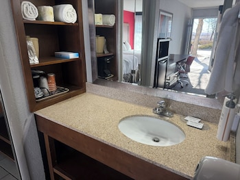 Room, 2 Queen Beds (Pet Friendly)