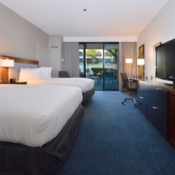 Room, 2 Double Beds, Poolside
