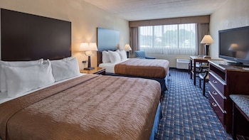 Standard Room, 2 Queen Beds, Non Smoking, Refrigerator & Microwave