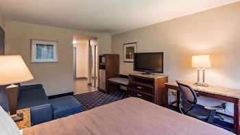 Standard Room, 1 Queen Bed with Sofa bed, Accessible, Refrigerator & Microwave (with Sofabed)