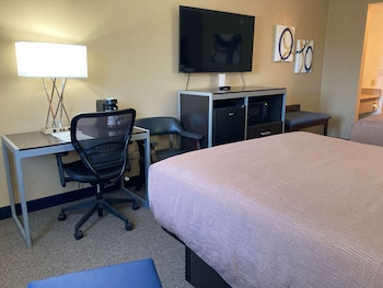 Standard Room, 2 Queen Beds, Non Smoking, Refrigerator & Microwave