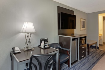 Standard Room, 2 Queen Beds, Non Smoking, Refrigerator & Microwave