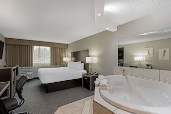 Standard Room, 1 King Bed, Non Smoking, Jetted Tub