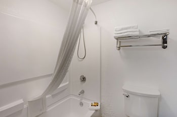 Standard Room, 1 King Bed, Smoking, Jetted Tub