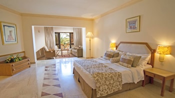 Family Room, Partial Sea View