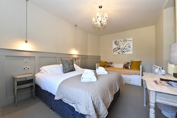 Suite, Ensuite (2 Adults and 1 child )