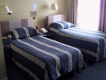 Standard Twin Room, Ensuite