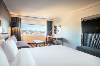 Deluxe Room (Family)