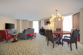 Room, 1 King Bed, Corner