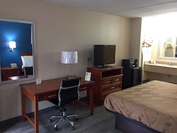 Room, 1 King Bed, Smoking