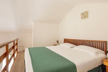 Basic Studio, Multiple Beds (Smart)