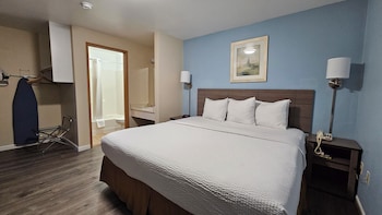 Standard Room, 1 King Bed