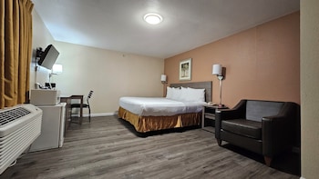 Room, 1 King Bed, Accessible, Non Smoking (Mobility)