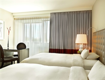 Room, 2 Queen Beds, River View