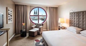 Suite, River View