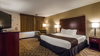 Standard Room, 1 King Bed, Non Smoking, Microwave