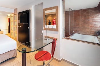 Grand Room (Premium Views - The Level Access)