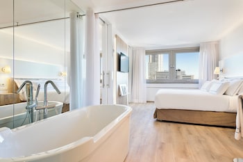 The Level, Junior Suite