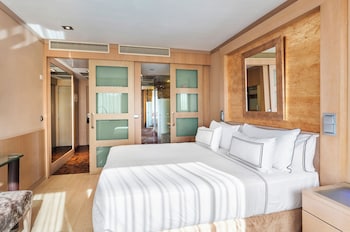 Premium Room, City View