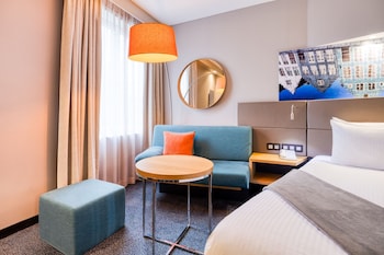 Standard Room, 1 Queen Bed, City View
