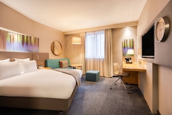 Standard Room, 1 King Bed, City View