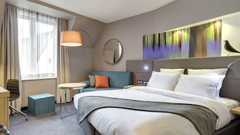 Standard Room, 1 Queen Bed