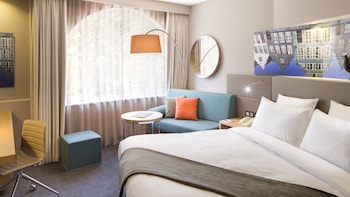 Standard Room, 1 Queen Bed, City View