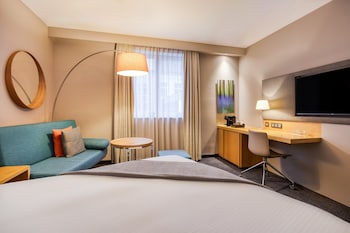 Standard Room, 1 King Bed, City View