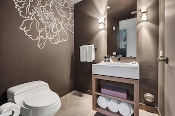 Two Bedroom Villa, 2 Bedroom Suite, Bedroom 1: 1 King, Bedroom 2: 1 Queen, Ground Floor, Balcony