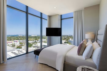 Ocean View Penthouse 1, 3 Bedroom Bi-level Suite, Bedroom1: 1King, Bedroom2: 1King, Bedroom3: 1King