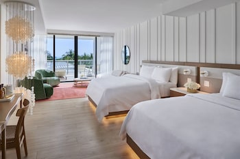 Premier Suite, 2 Queen Beds, Balcony, Oceanfront