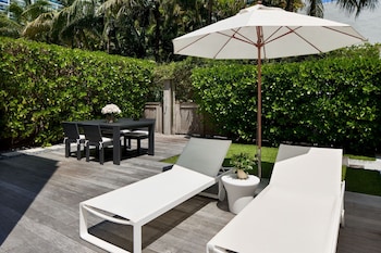 Two Bedroom Villa, 2 Bedroom Suite, Bedroom 1: 1 King, Bedroom 2: 1 Queen, Ground Floor, Balcony