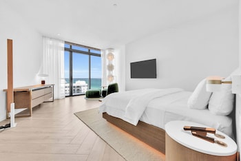 Ocean View Penthouse 8, 2 Bedroom Bi-level Suite, Bedroom 1: 1 King, Bedroom 2: 1 King, Ocean view