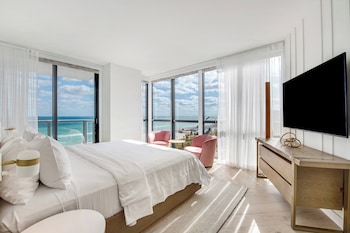 Oceanfront Home 2.5 Bdr, Suite, Bedroom 1: 1 King, Bedroom 2: 1 Queen, Balcony