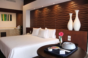 Studio Suite, 1 King Bed, Non Smoking
