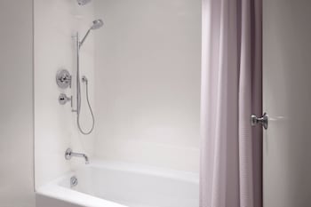 Suite, 1 Bedroom, Ground Floor