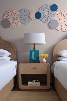 Room, Multiple Beds, Balcony (Balcony)