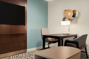 Premium Suite, 1 King Bed, Balcony