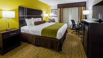 Standard Room, 1 King Bed, Non Smoking, Jetted Tub