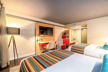 Standard Room, 2 Queen Beds (Off Olympic)