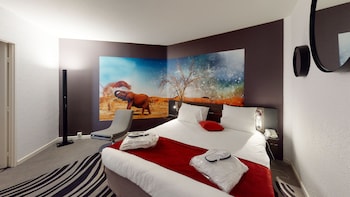 Suite, 1 Queen Bed with Sofa bed
