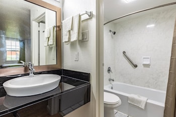 Deluxe Room, 1 King Bed, Accessible, Non Smoking