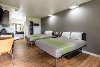 Deluxe Room, 2 Double Beds, Non Smoking, Kitchenette