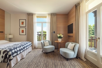 Room (Privilege, South-facing)