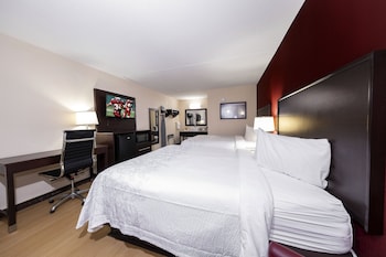 Deluxe Room, 2 Queen Beds (Smoke Free)