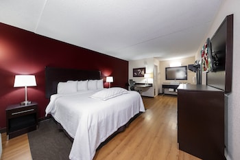 Premium Room, 1 King Bed (Upgraded Bedding & Snack, Smoke Free)