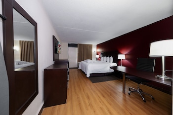 Premium Room, 1 King Bed (Upgraded Bedding & Snack, Smoke Free)