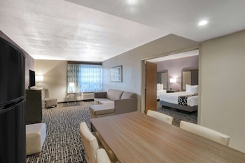 Suite, 2 Queen Beds, Non Smoking (Various Views)