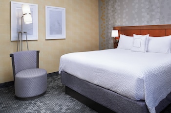 Suite, 1 Bedroom, Hearing Accessible (Roll-in Shower)
